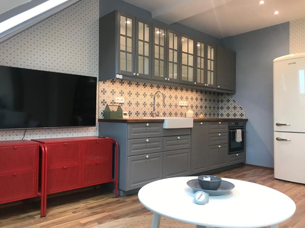 Attic Apartment On Waterfront / View / Netflix Πράγα Εξωτερικό φωτογραφία