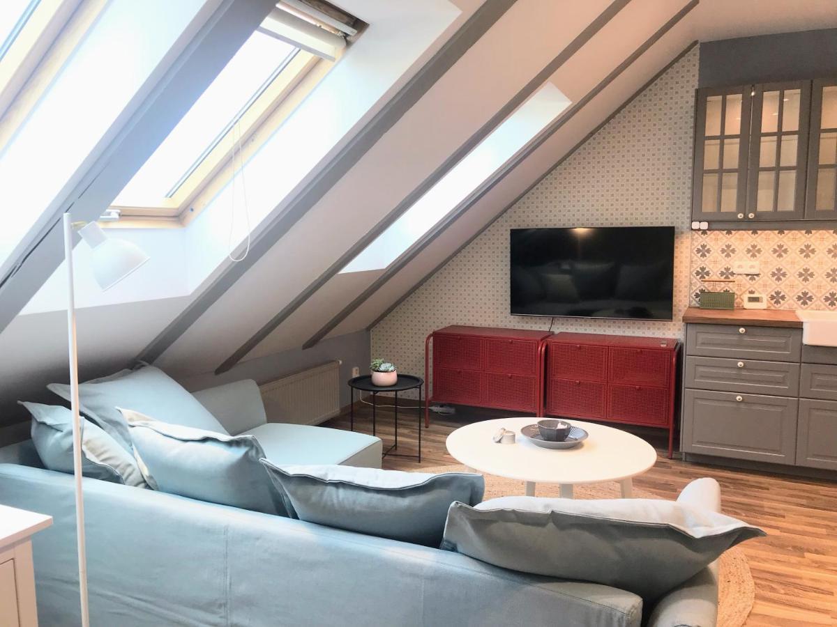 Attic Apartment On Waterfront / View / Netflix Πράγα Εξωτερικό φωτογραφία