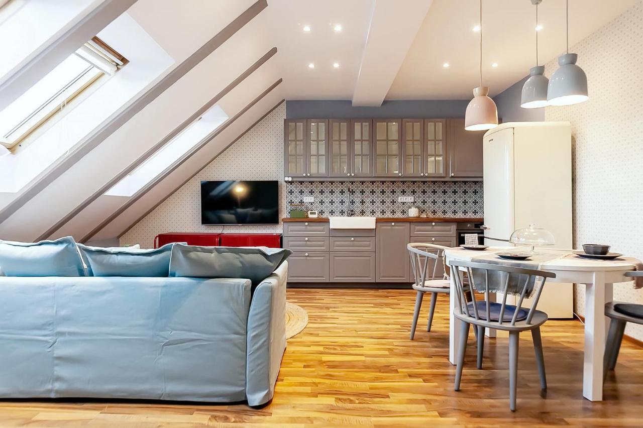 Attic Apartment On Waterfront / View / Netflix Πράγα Εξωτερικό φωτογραφία