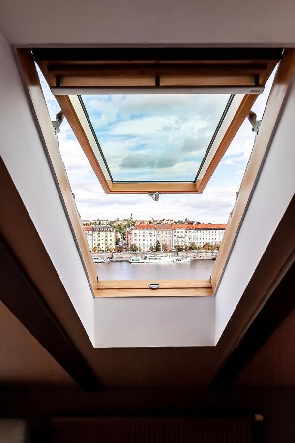 Attic Apartment On Waterfront / View / Netflix Πράγα Εξωτερικό φωτογραφία