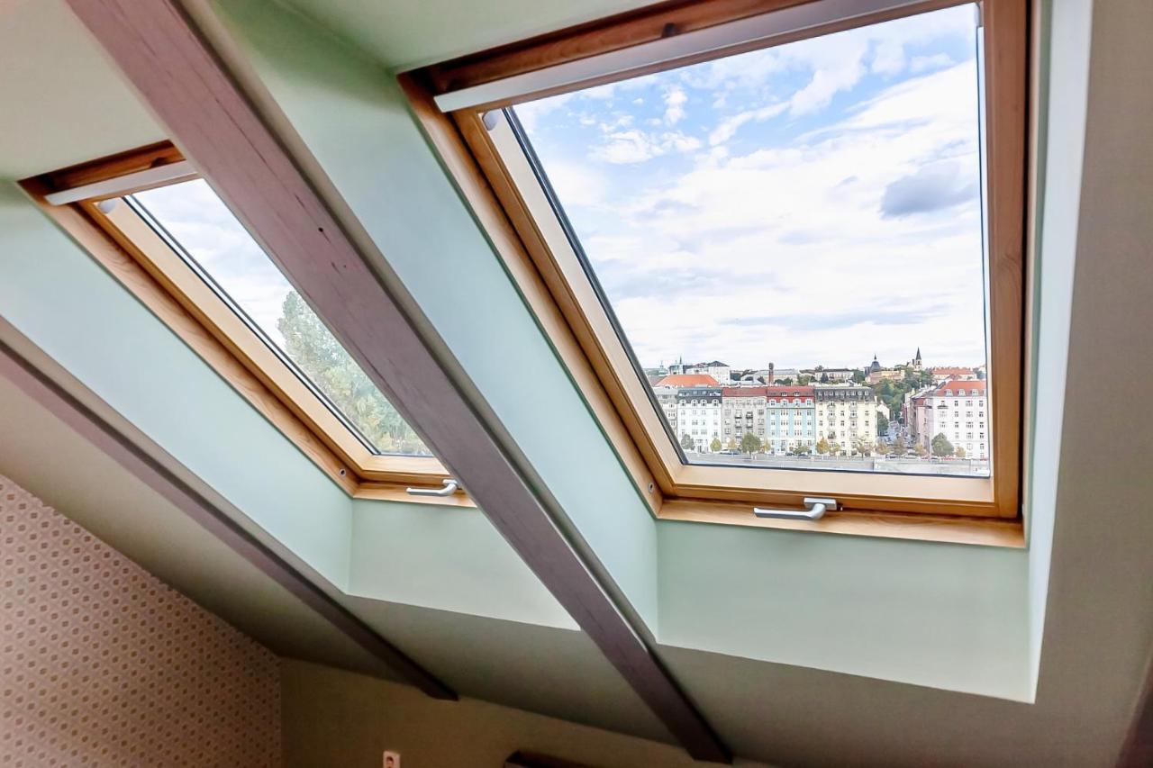 Attic Apartment On Waterfront / View / Netflix Πράγα Εξωτερικό φωτογραφία